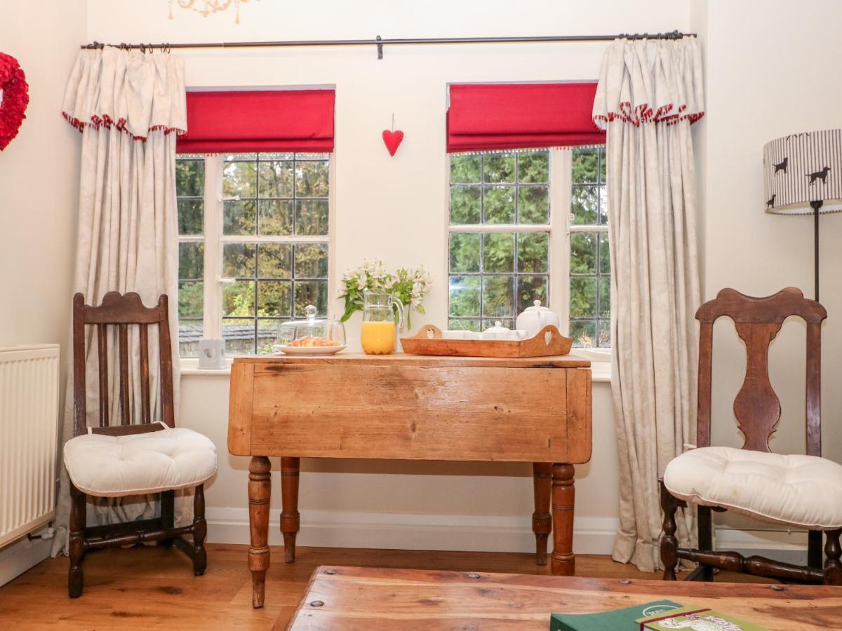 סטראוד October Cottage מראה חיצוני תמונה